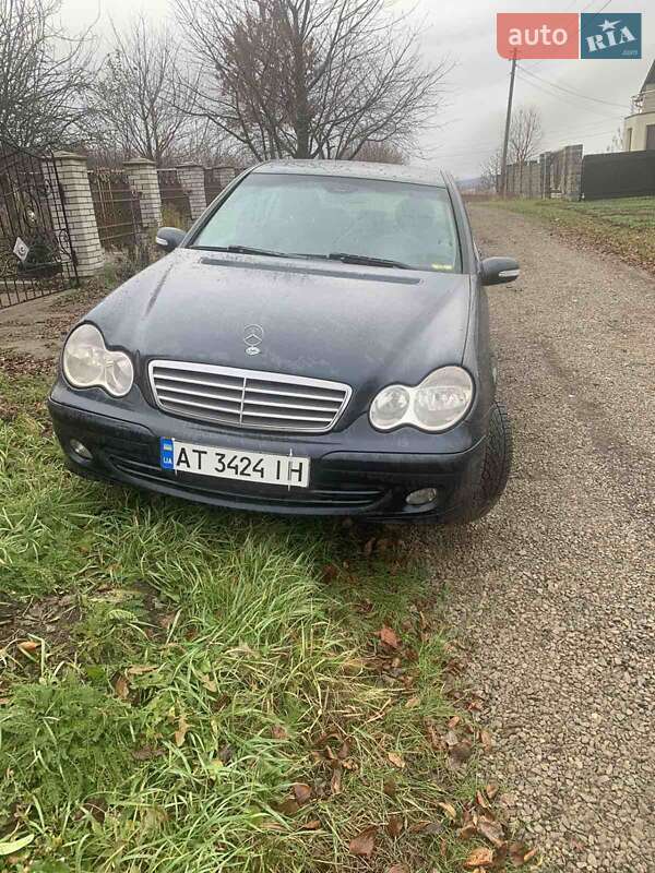 Седан Mercedes-Benz C-Class 2004 в Бурштыне