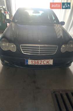 Седан Mercedes-Benz C-Class 2004 в Бурштыне