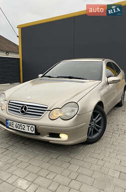 Купе Mercedes-Benz C-Class 2002 в Дніпрі