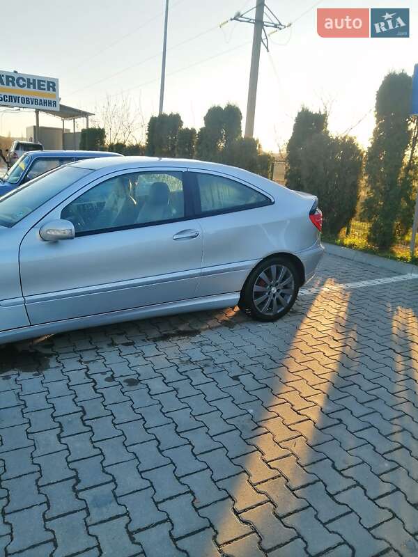 Седан Mercedes-Benz C-Class 2002 в Глибокій