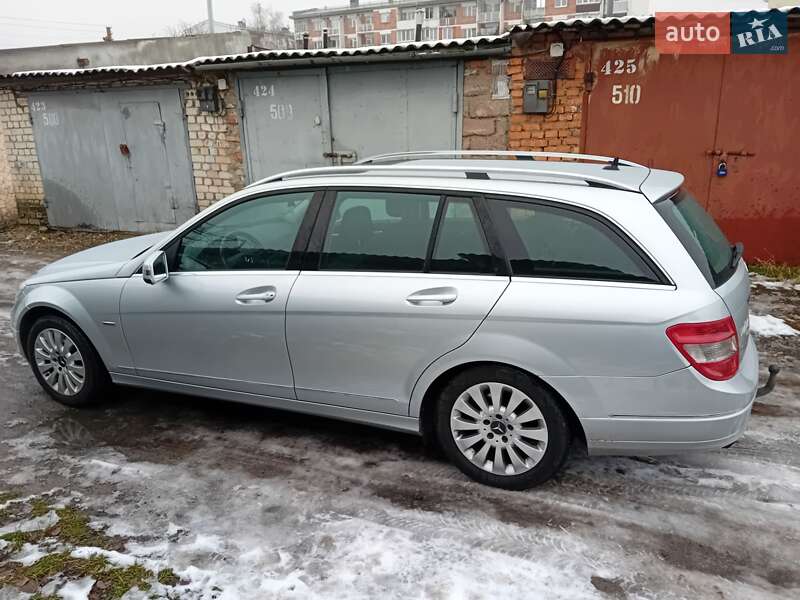 Универсал Mercedes-Benz C-Class 2010 в Староконстантинове