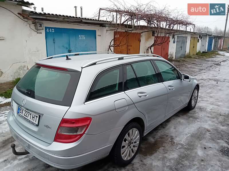 Универсал Mercedes-Benz C-Class 2010 в Староконстантинове