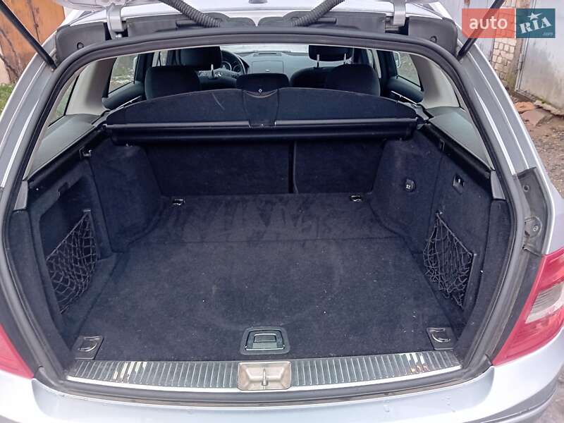 Универсал Mercedes-Benz C-Class 2010 в Староконстантинове