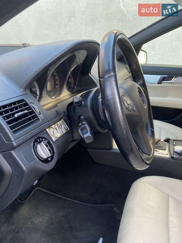 Седан Mercedes-Benz C-Class 2010 в Иршаве фото 22 Седан Mercedes-Benz C-Class 2010 в Иршаве
