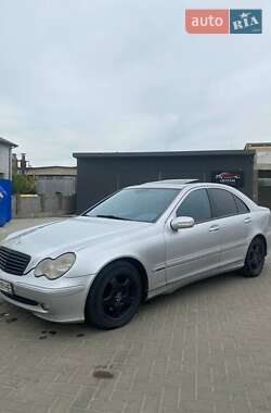 Седан Mercedes-Benz C-Class 2002 в Ужгороді