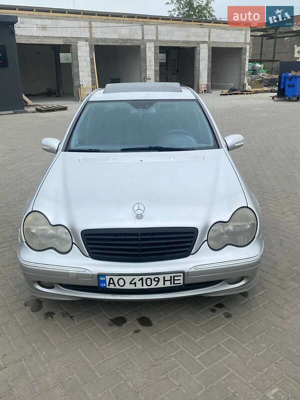 Седан Mercedes-Benz C-Class 2002 в Ужгороді