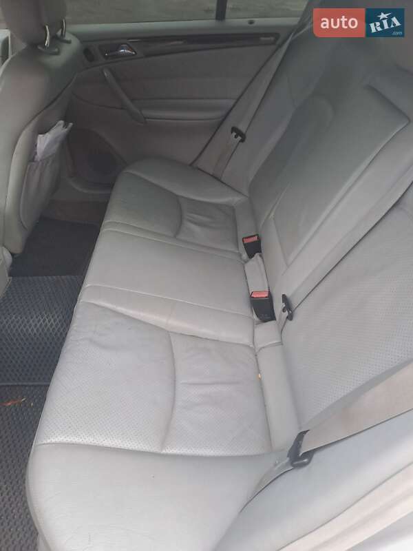 Седан Mercedes-Benz C-Class 2002 в Львове