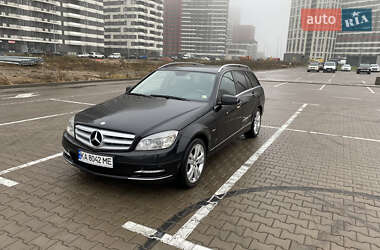 Универсал Mercedes-Benz C-Class 2011 в Киеве