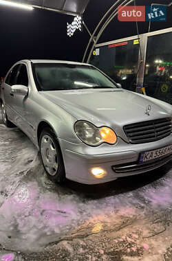 Седан Mercedes-Benz C-Class 2004 в Киеве