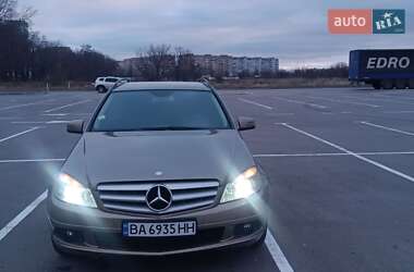 Універсал Mercedes-Benz C-Class 2010 в Кропивницькому