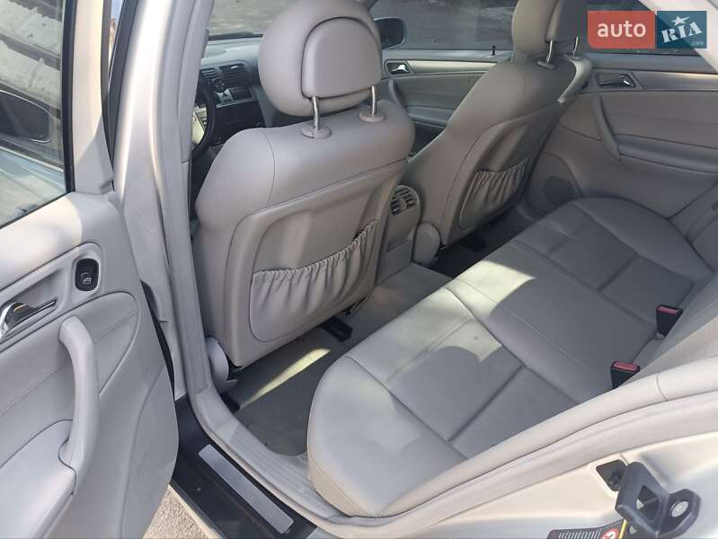 Седан Mercedes-Benz C-Class 2005 в Харькове