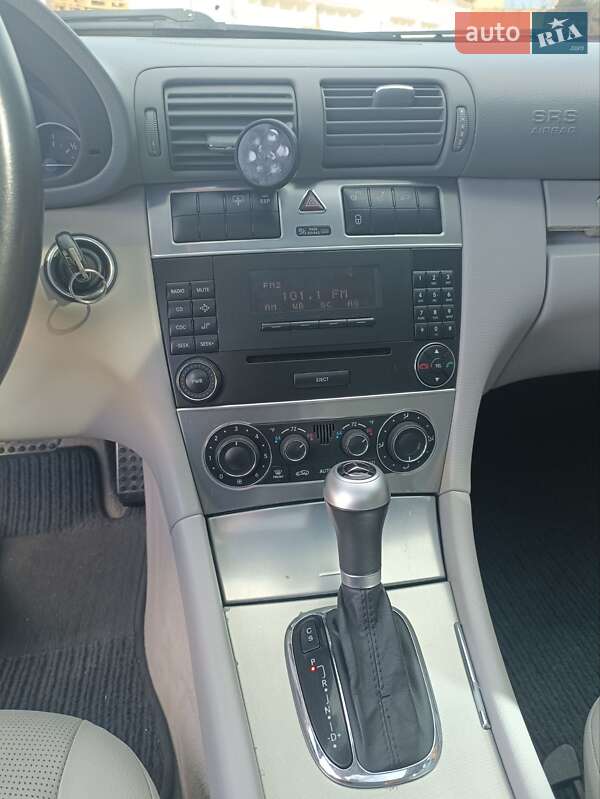 Седан Mercedes-Benz C-Class 2005 в Харькове
