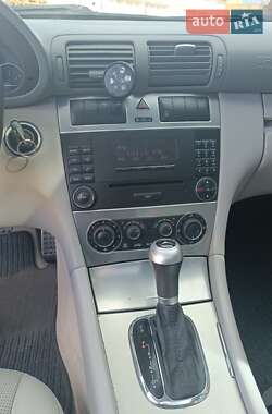 Седан Mercedes-Benz C-Class 2005 в 