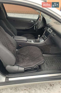 Купе Mercedes-Benz C-Class 2005 в 