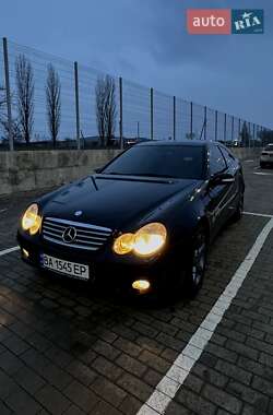 Купе Mercedes-Benz C-Class 2005 в 