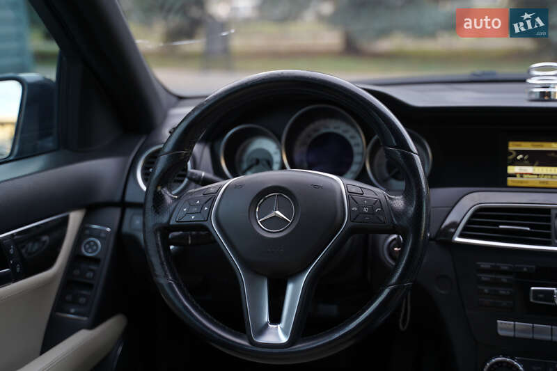 Універсал Mercedes-Benz C-Class 2012 в Івано-Франківську