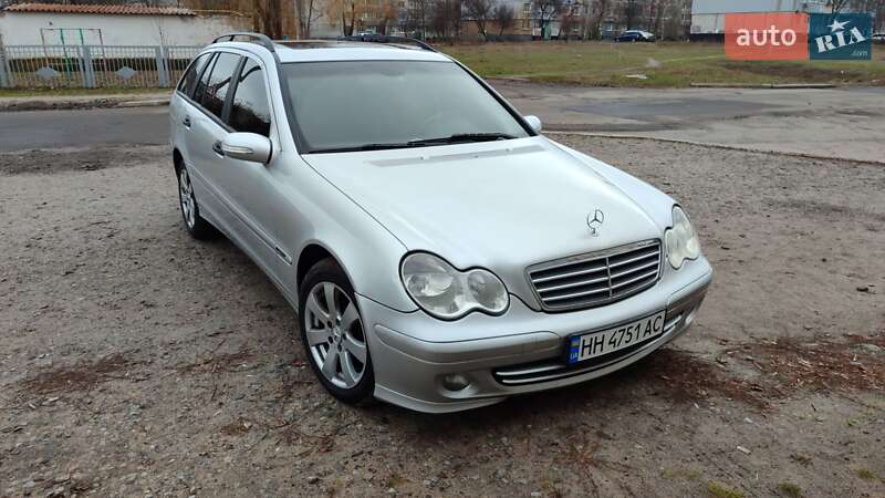 Универсал Mercedes-Benz C-Class 2004 в 
