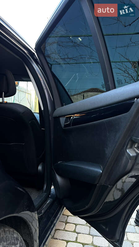Универсал Mercedes-Benz C-Class 2010 в Мукачево фото 10 Универсал Mercedes-Benz C-Class 2010 в Мукачево