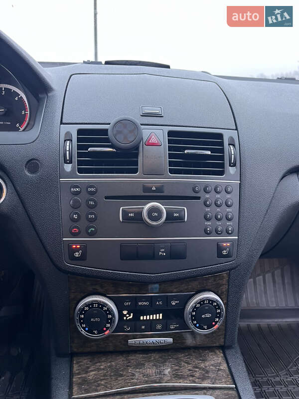 Універсал Mercedes-Benz C-Class 2011 в Києві