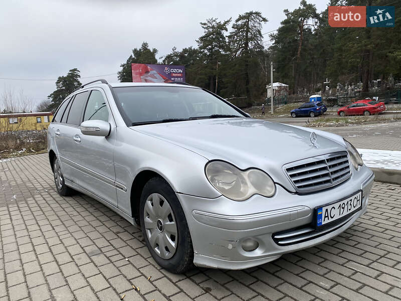 Универсал Mercedes-Benz C-Class 2005 в Львове