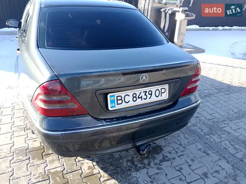 Mercedes-Benz C-Class 2001 VIN WDB2030041F119785 фото оголошення 9 з 49