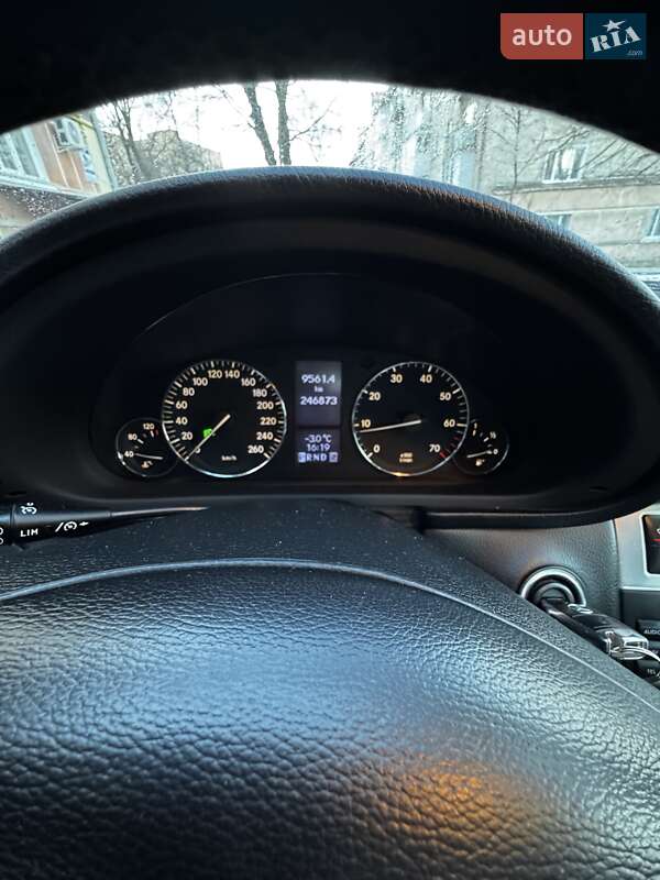 Универсал Mercedes-Benz C-Class 2006 в Тернополе