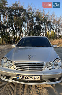 Седан Mercedes-Benz C-Class 2005 в Харкові