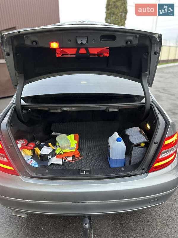 Седан Mercedes-Benz C-Class 2012 в Рівному