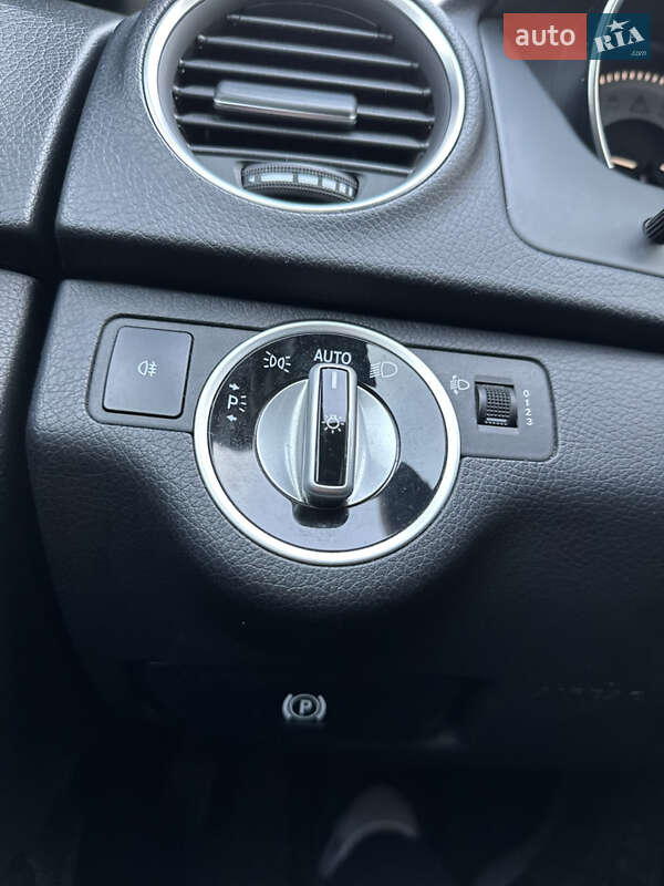 Седан Mercedes-Benz C-Class 2012 в Рівному