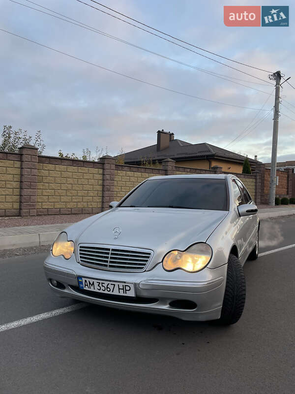 Седан Mercedes-Benz C-Class 2000 в Житомирі