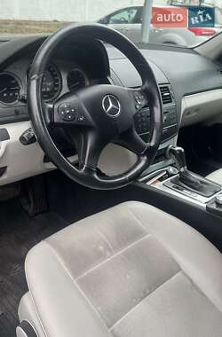 Універсал Mercedes-Benz C-Class 2009 в Полтаві