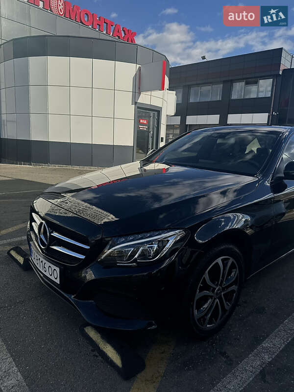 Седан Mercedes-Benz C-Class 2017 в Киеве