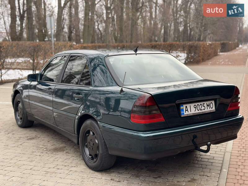 Седан Mercedes-Benz C-Class 1997 в Василькові