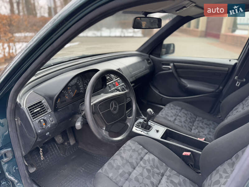 Седан Mercedes-Benz C-Class 1997 в Василькові