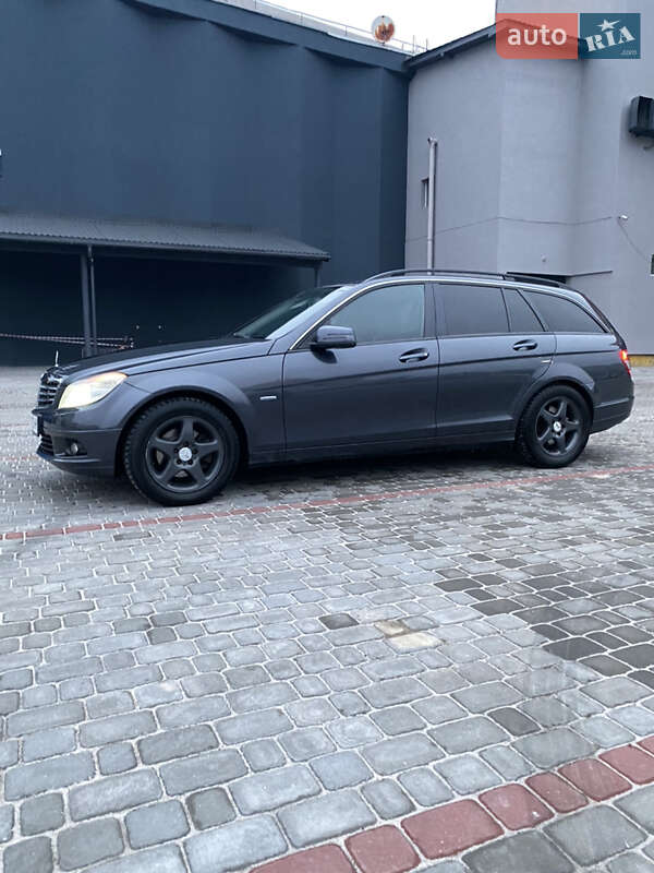 Універсал Mercedes-Benz C-Class 2010 в Івано-Франківську
