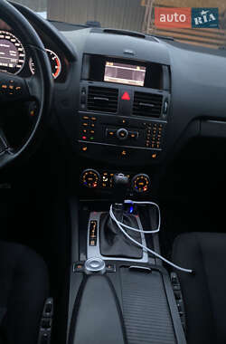 Универсал Mercedes-Benz C-Class 2010 в 