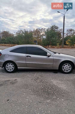 Купе Mercedes-Benz C-Class 2004 в Києві