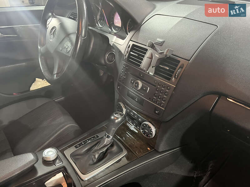 Универсал Mercedes-Benz C-Class 2010 в Гайвороне