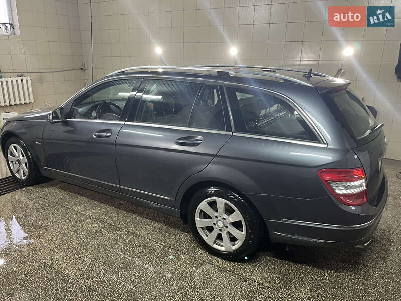 Универсал Mercedes-Benz C-Class 2010 в Гайвороне