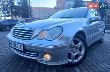 Універсал Mercedes-Benz C-Class 2004 в Рівному