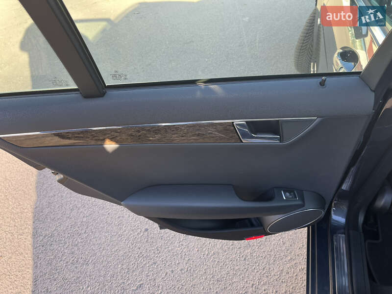 Универсал Mercedes-Benz C-Class 2010 в Гайвороне