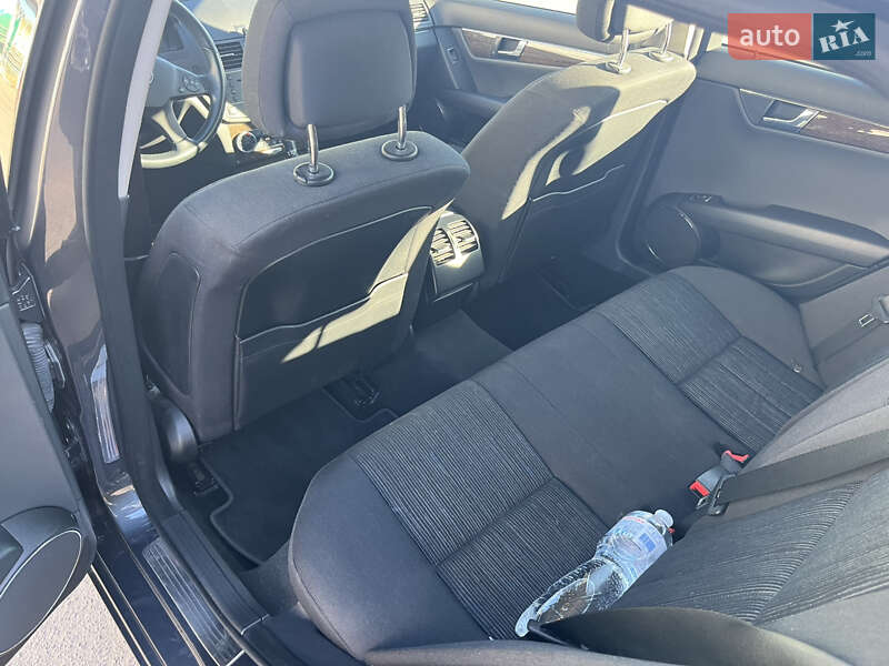 Универсал Mercedes-Benz C-Class 2010 в Гайвороне