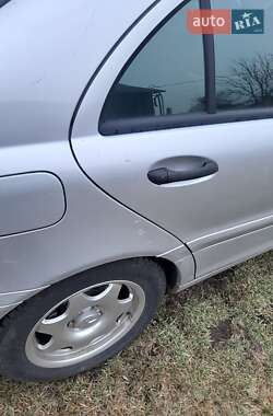 Седан Mercedes-Benz C-Class 2004 в 