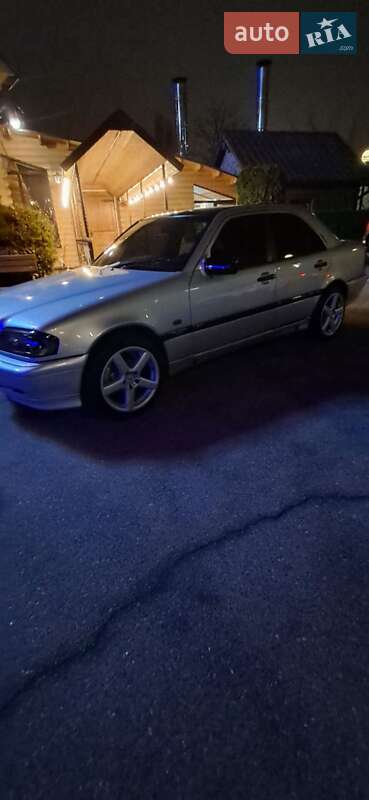 Седан Mercedes-Benz C-Class 1998 в Киеве