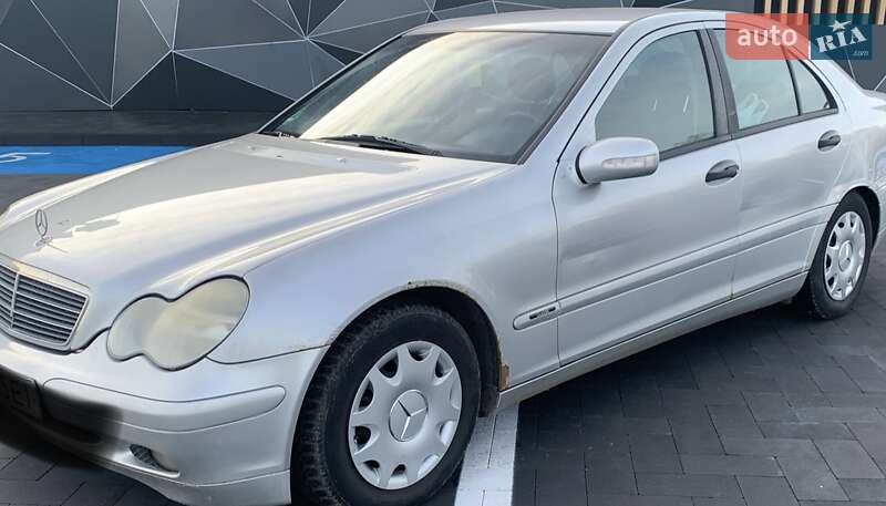 Седан Mercedes-Benz C-Class 2000 в Луцке