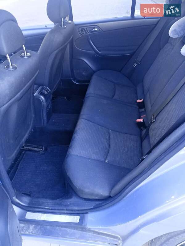 Универсал Mercedes-Benz C-Class 2004 в Вышгороде