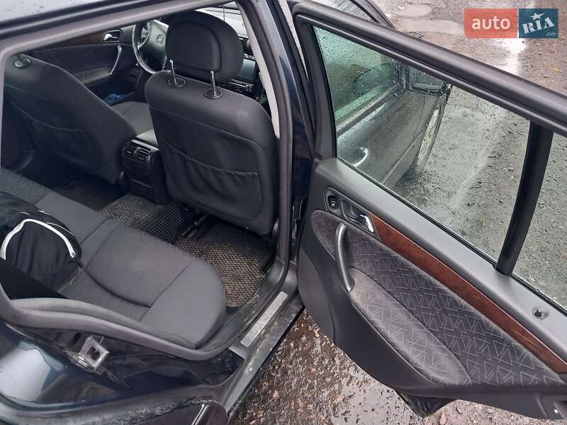 Універсал Mercedes-Benz C-Class 2002 в Дерно