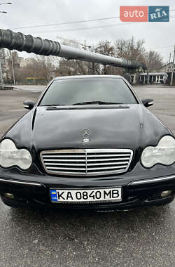 Седан Mercedes-Benz C-Class 2003 в Киеве