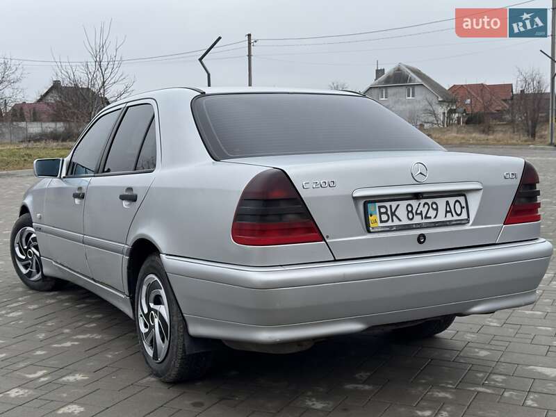 Седан Mercedes-Benz C-Class 2000 в 