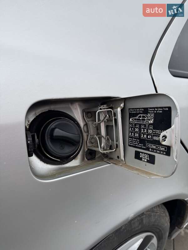 Седан Mercedes-Benz C-Class 2000 в Ровно